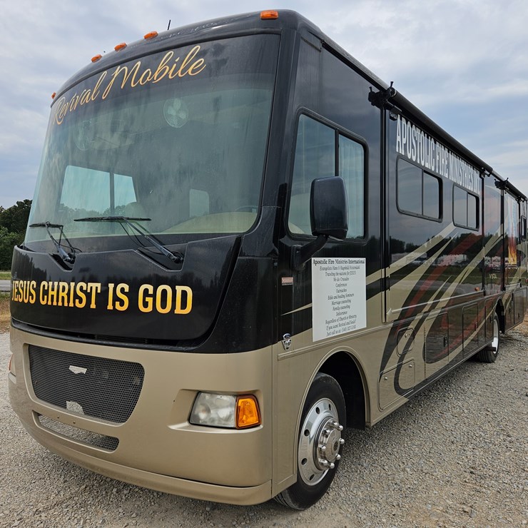#21543 • 2014 Ford F53 Motorhome