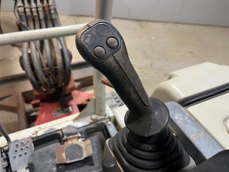 takeuchi-tb235-image-34