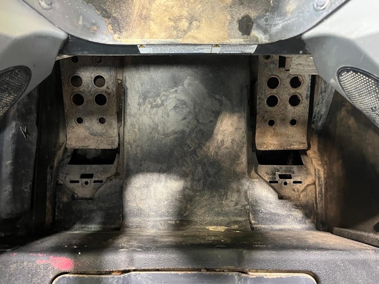 2020-bobcat-t740-image-35
