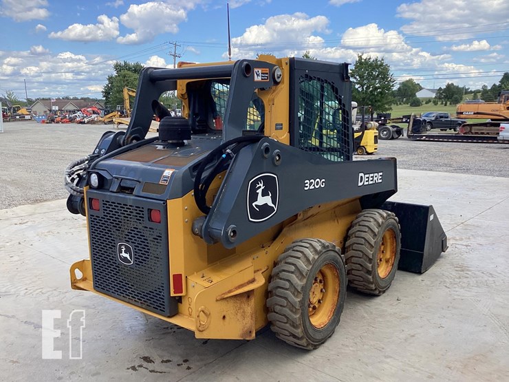 2022-deere-320g-image-4