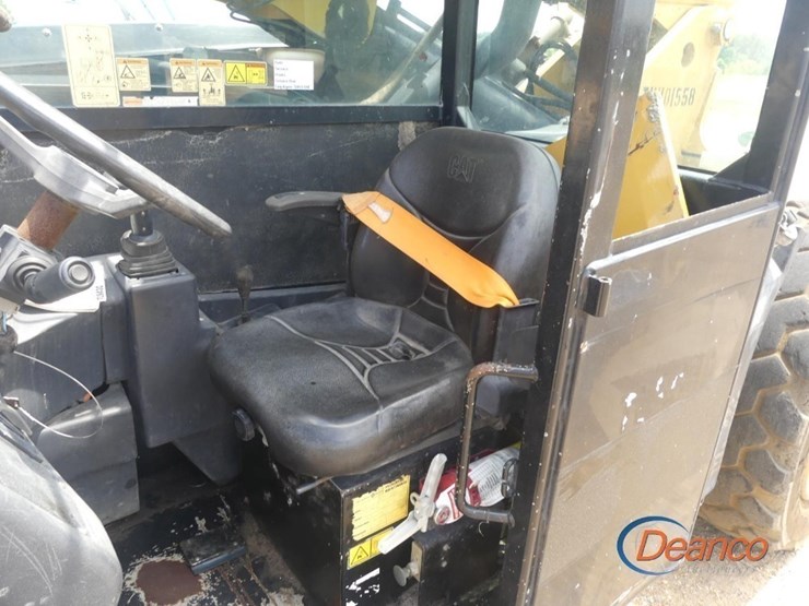 2015-caterpillar-tl943c-image-10
