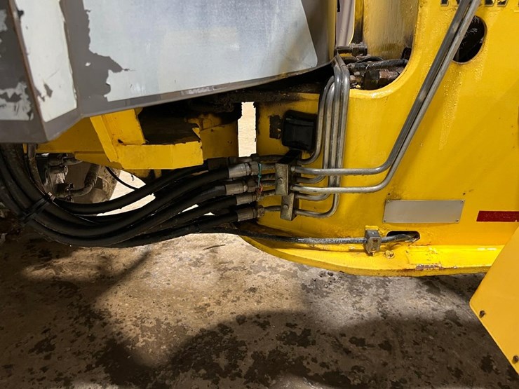 new-holland-w50tc-image-18