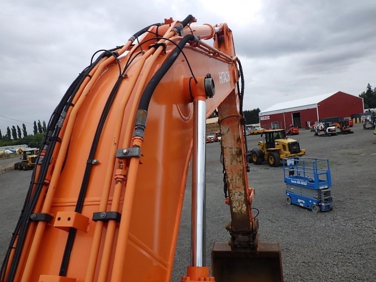 2015-hitachi-zx350lc-6n-image-26