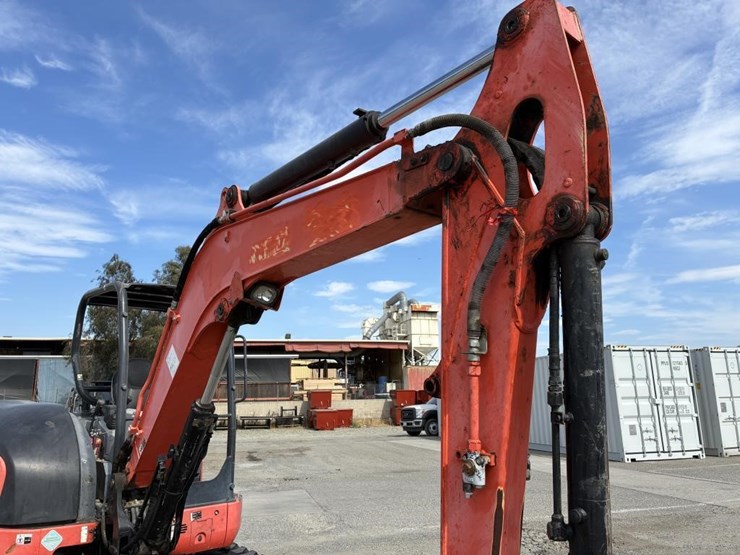2015-kubota-u55-4-image-7