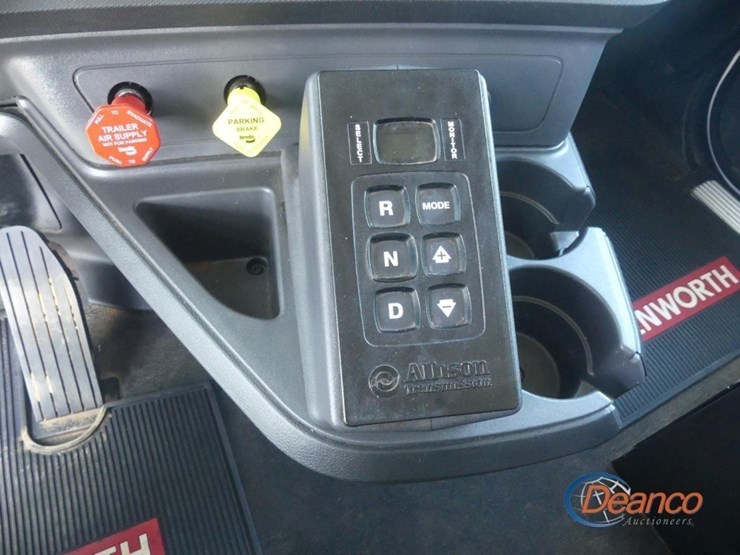 2024-kenworth-t880-image-23