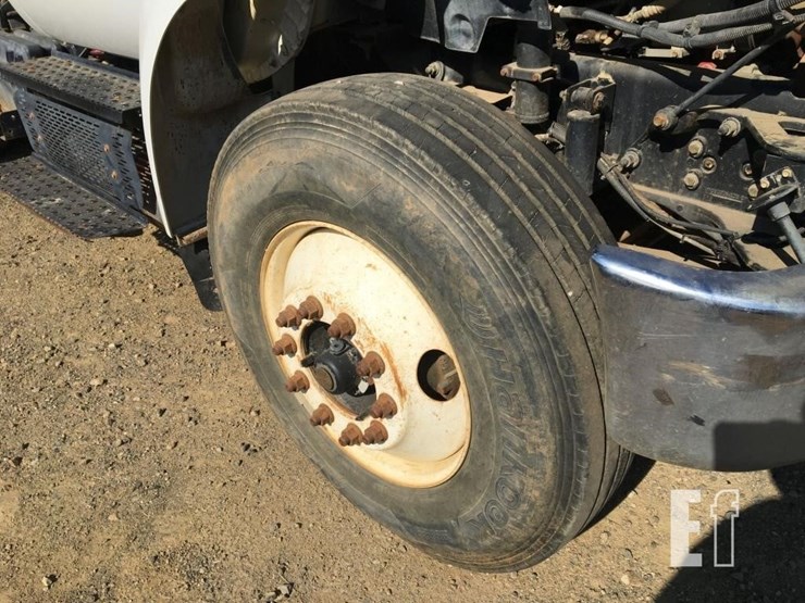 2012-ford-f750-image-10