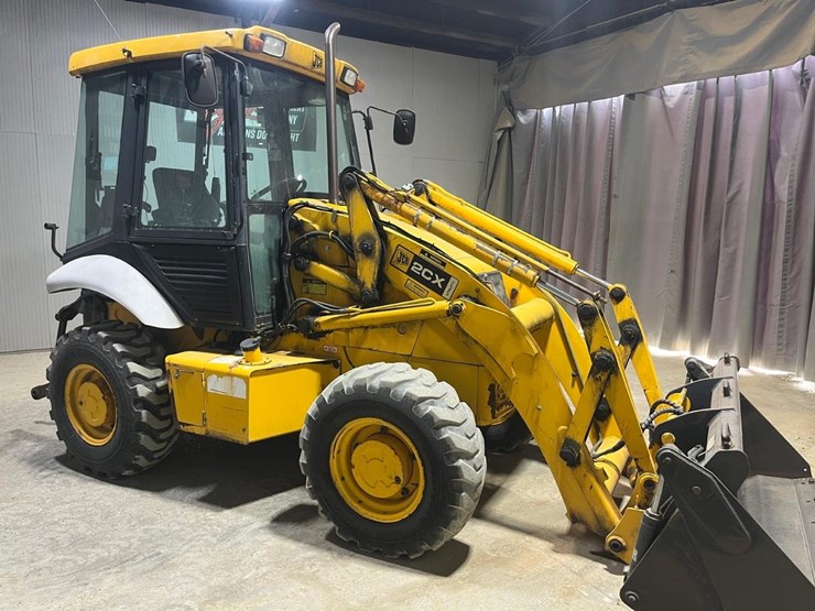 jcb-2cx-image-8