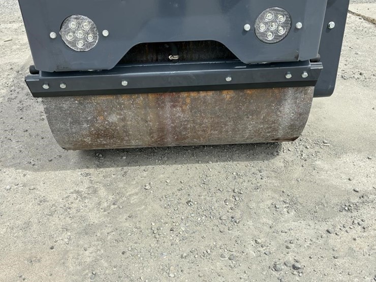 2025-sdlool-sl1000-vibratory-tandem-roller-image-6