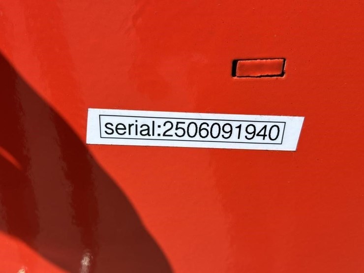 2025-aboss-gh380-skid-steer-track-loader-image-12