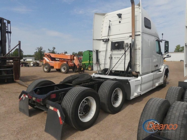 2016-volvo-vnl-truck-tractor,-s/n-4v4nc9eh0gn936363:-t/a,-sleeper,-volvo-d13-425hp-eng.,-ishift-auto,-12.5k-front,-38k-rears,-445/50r22.5-single-rears,-295/75r22.5-fronts,-578k-mi.-image-2