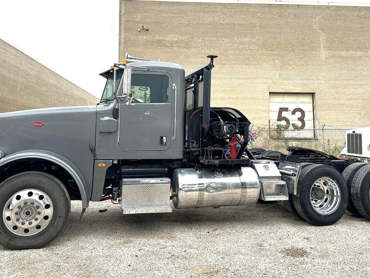 2012-peterbilt-367-image-5