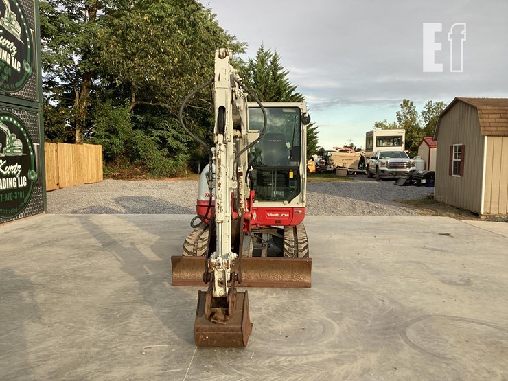 2018-takeuchi-tb240-image-7