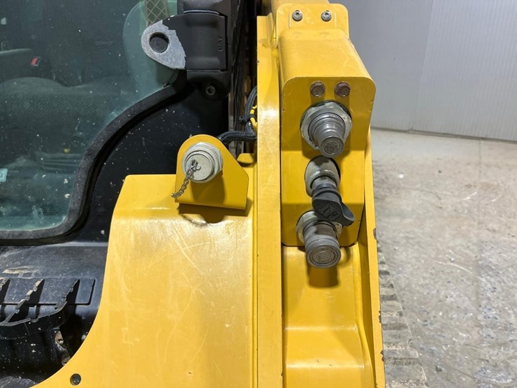 2021-caterpillar-259d-image-11