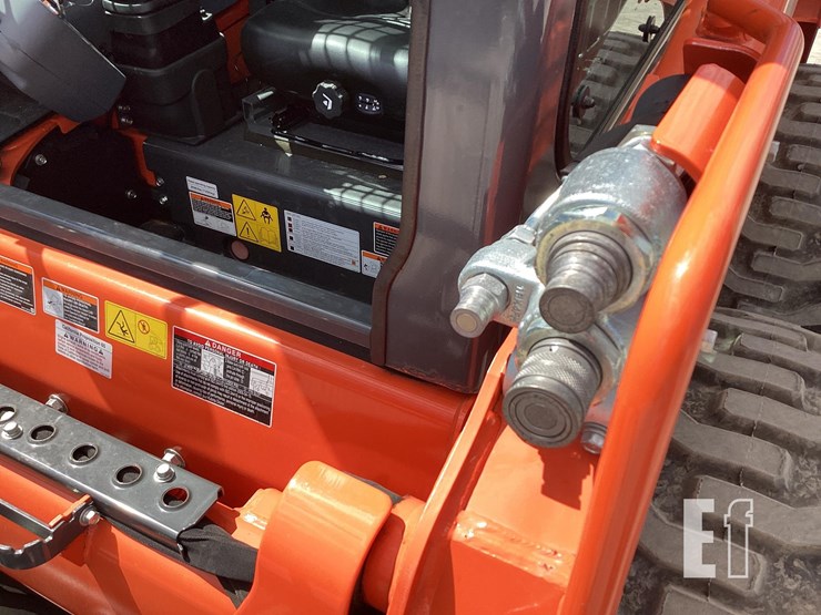 2023-kubota-ssv75-image-11