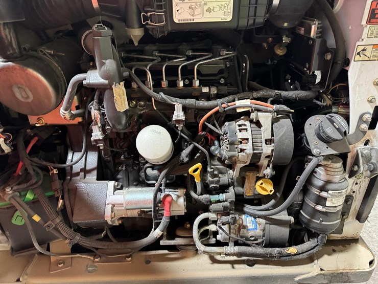 2017-bobcat-s595-image-13