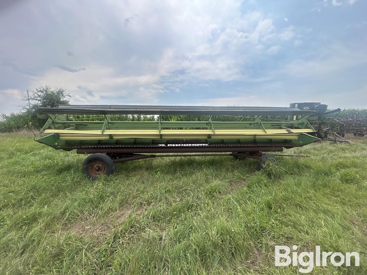john-deere-224-image-2