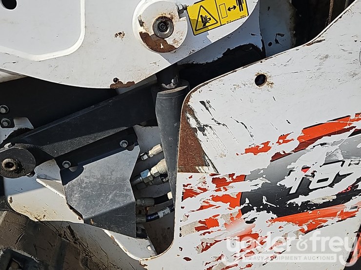 2021-bobcat-t64-image-21