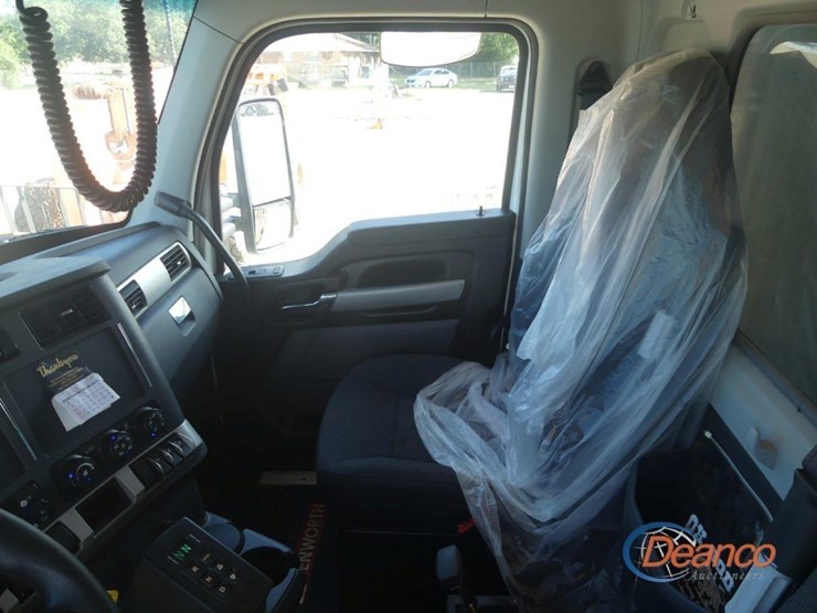 2024-kenworth-t880-image-21