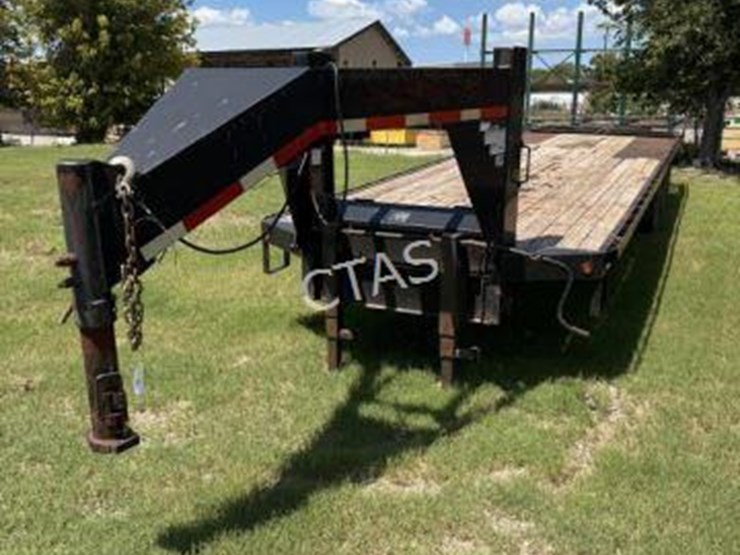 #92-•-ranch-king-26'-gooseneck-trailer-image-1