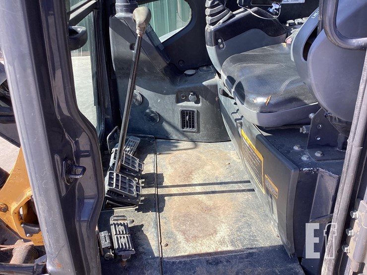2007-deere-35d-image-16