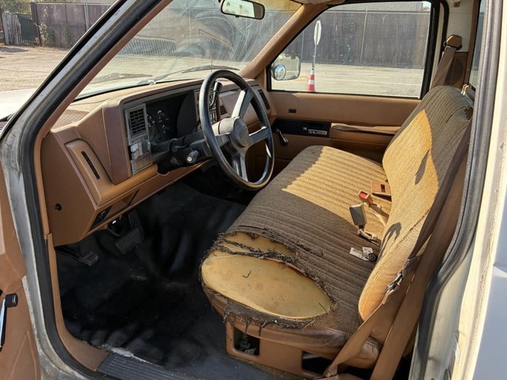 1990-gmc-sierra-2500-image-8