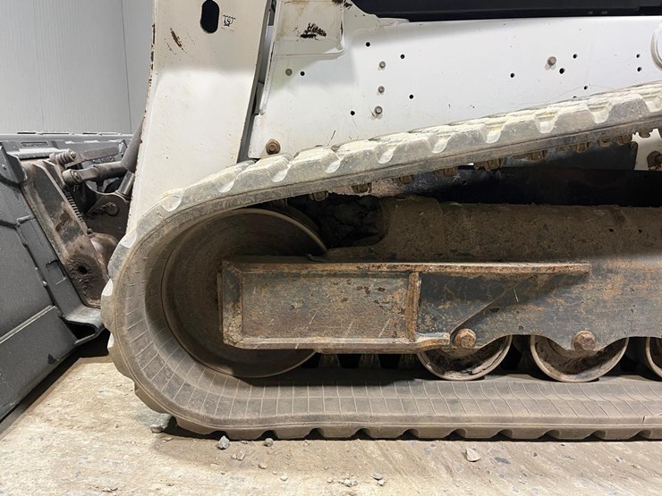 2020-bobcat-t740-image-13