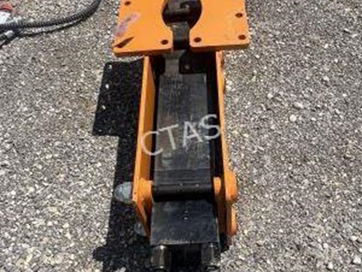 #10-•-wolverine-skid-steer-post-driver-image-2
