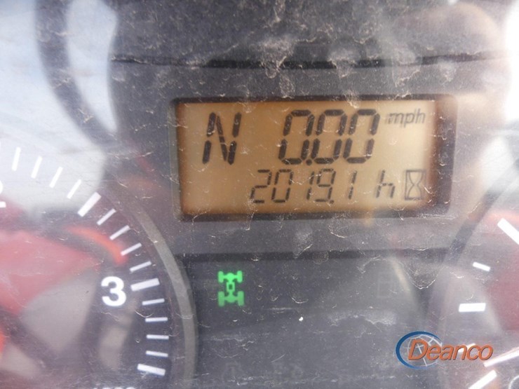 2019-kubota-m7060d-image-15