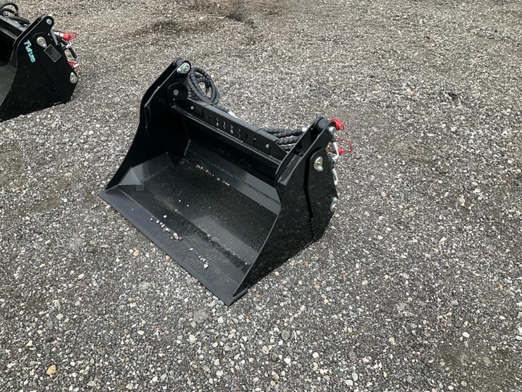 #1565-•-unused-mini-skid-steer-4in1-bucket-image-1