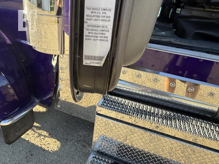 2021-peterbilt-389-image-25