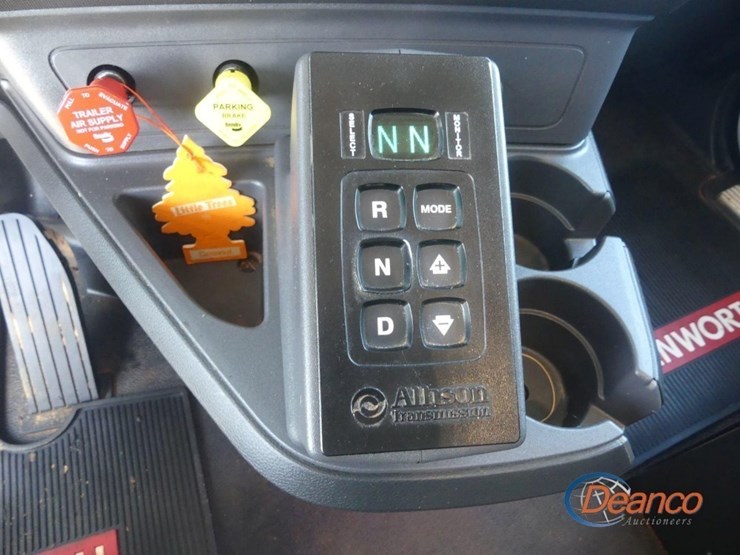 2024-kenworth-t880-image-23