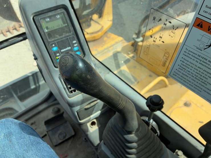 komatsu-pc78mr-6-image-27