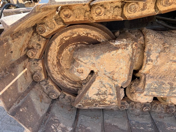 caterpillar-d5n-lgp-image-12