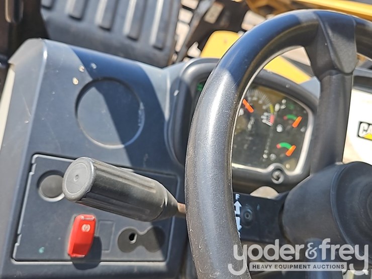 2017-caterpillar-tl642d-image-30