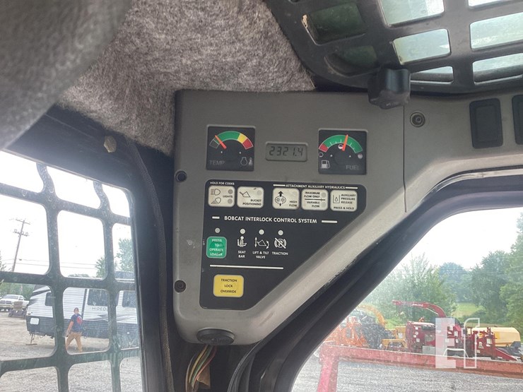 2007-bobcat-t300-image-19