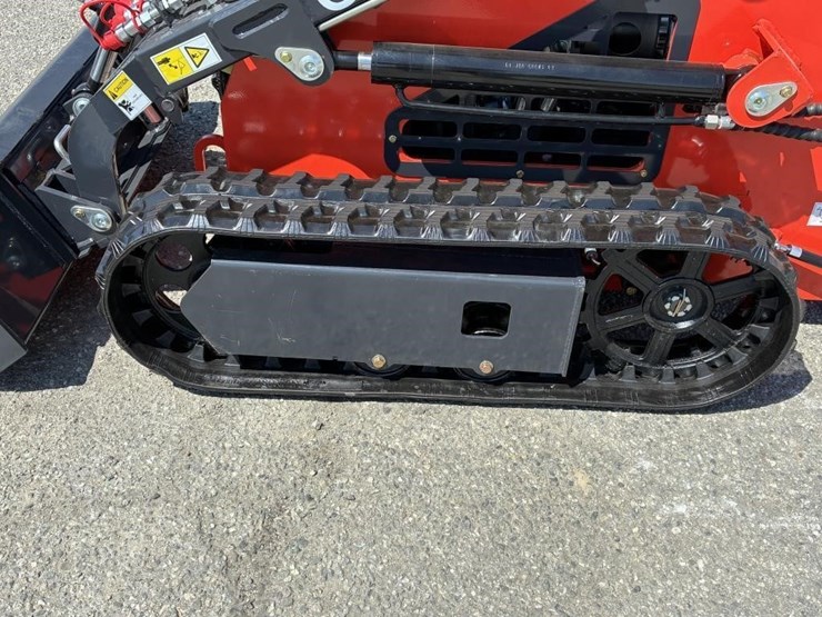 2025-aboss-gh380-skid-steer-track-loader-image-8