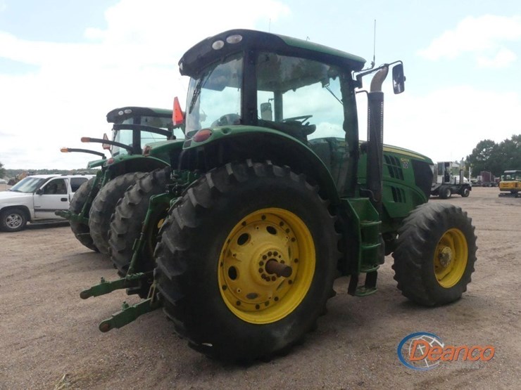 2013-john-deere-6210r-image-2