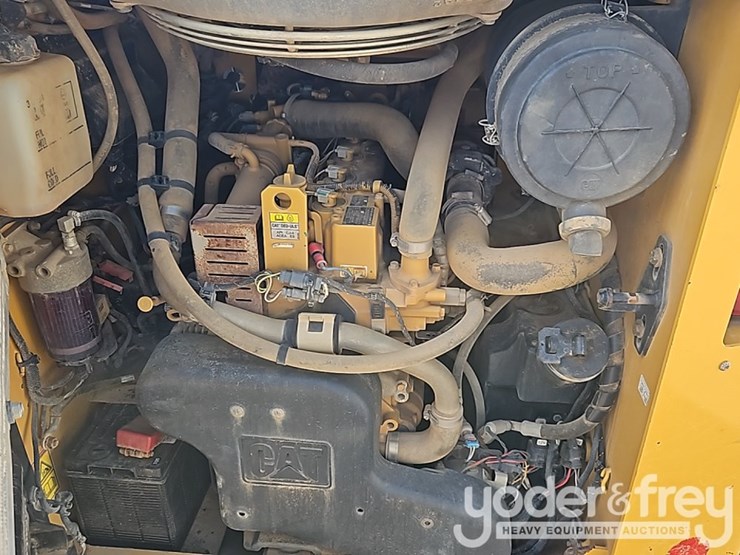 2016-caterpillar-289d-image-22