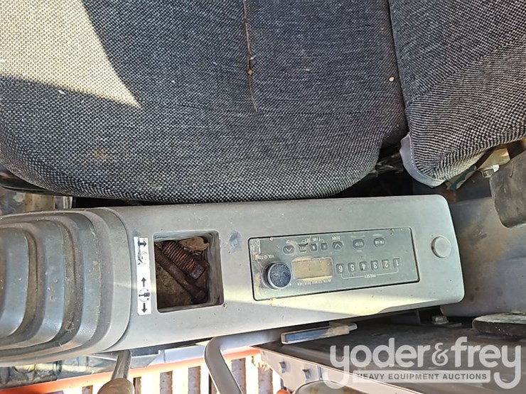 2006-hitachi-zx160-lc-image-38