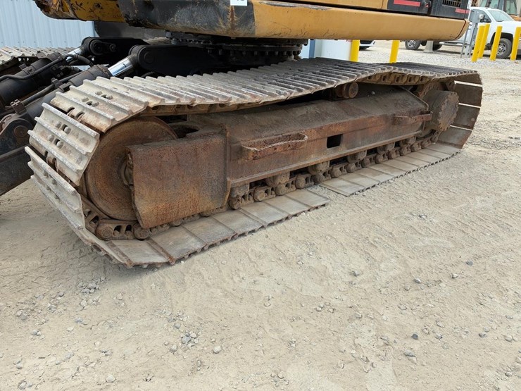 2004-caterpillar-311c-image-15