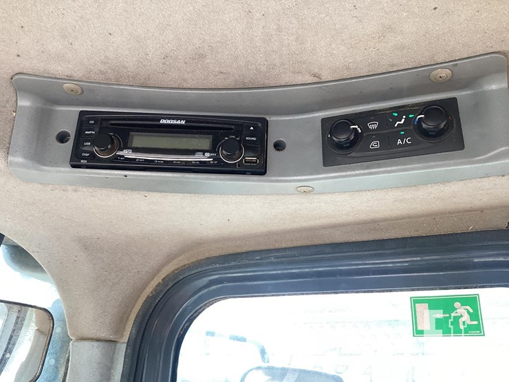2013-doosan-dl250-image-17