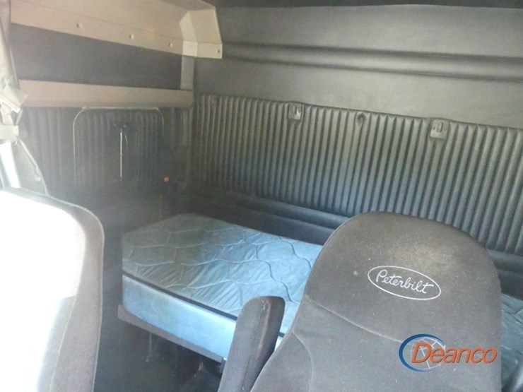 2012-kenworth-t800-image-17