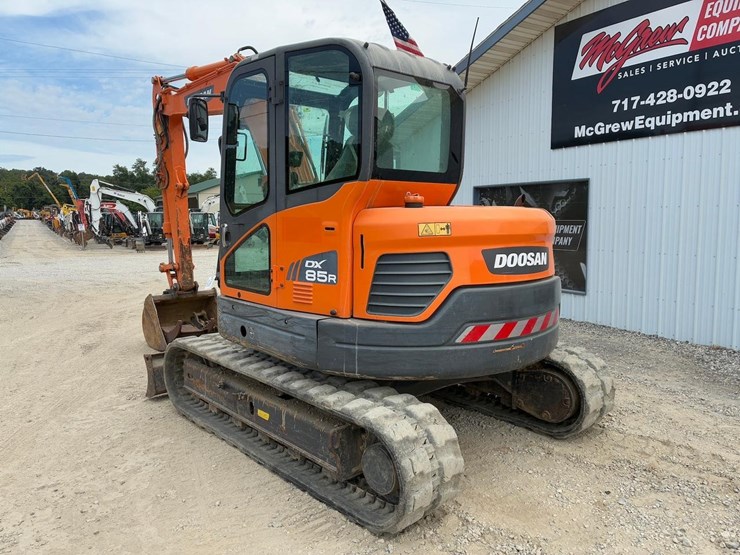 2021-doosan-dx85r-3-image-3