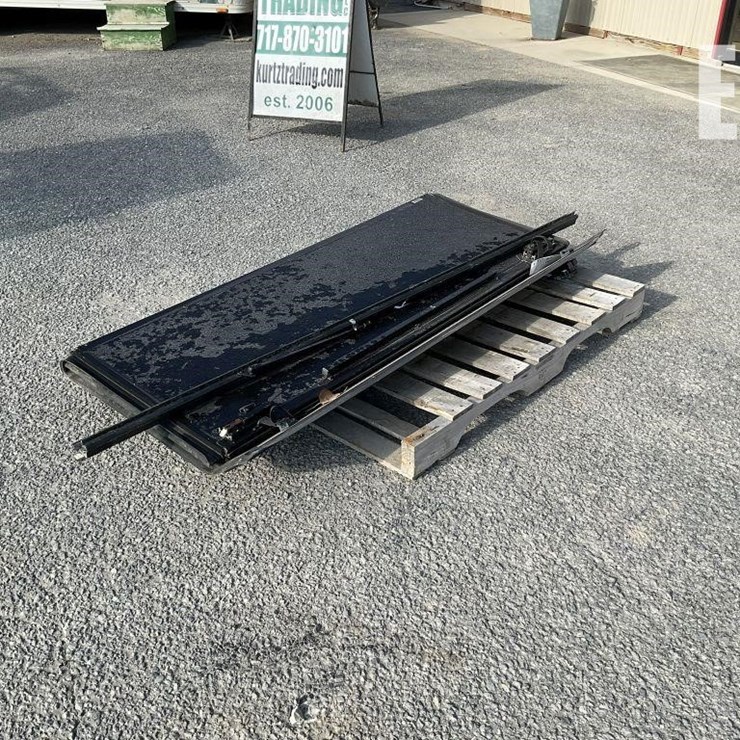 PICKUP TRUCK BED COVER