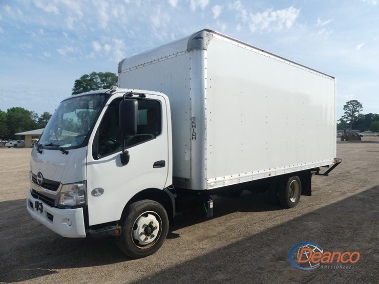 2019-hino-195-image-17