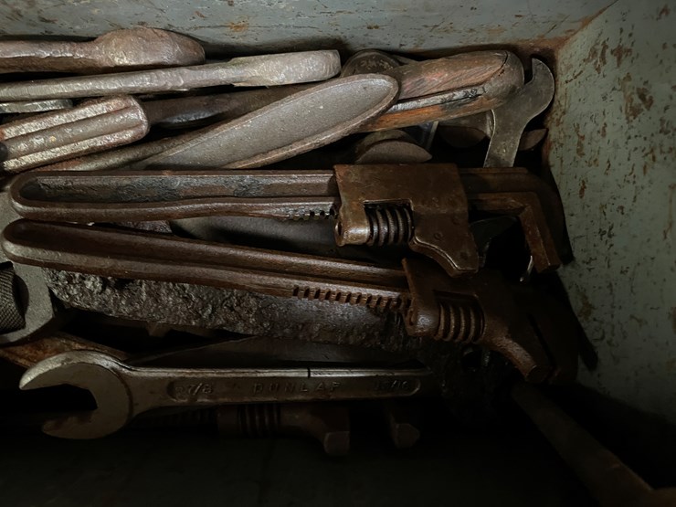 #8411-•-vintage-hand-tools-in-hard-case-image-6