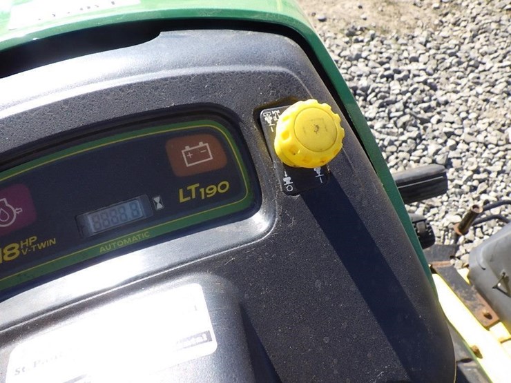 john-deere-lt190-image-17