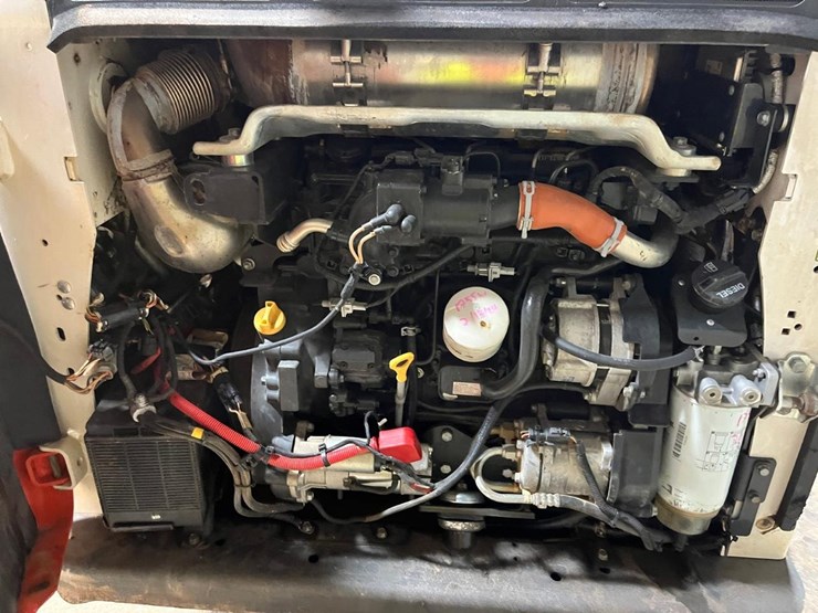 2023-bobcat-t770-image-16