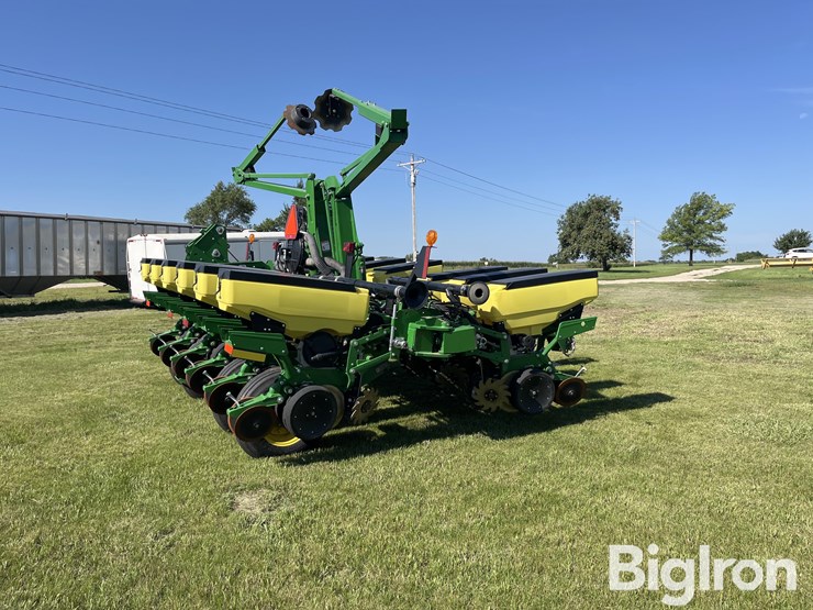 2018-john-deere-1765-image-5