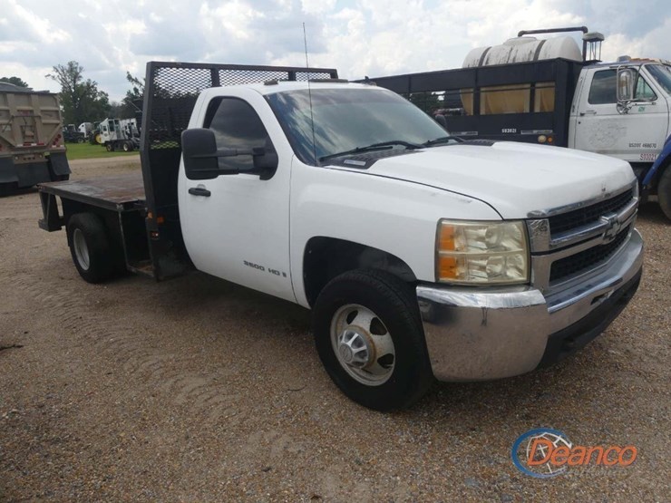2008-chevy-3500hd-flatbed-truck,-s/n-1gbjc34668e137605-(inoperable):-2wd-image-1